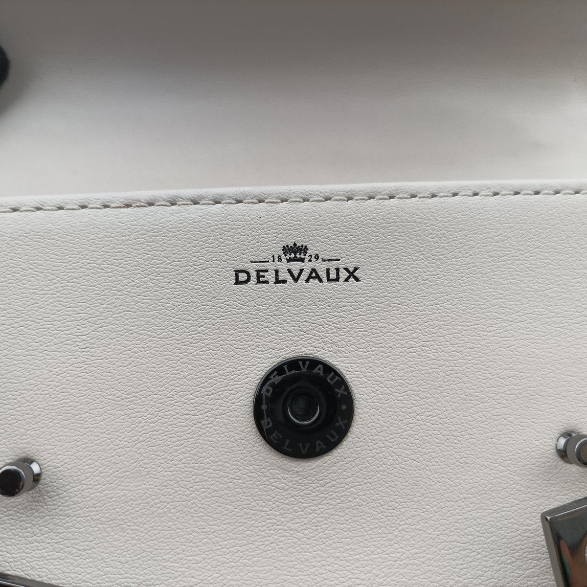 Tampete White Leather DO4Dタンペート ホワイト レザー DO4D