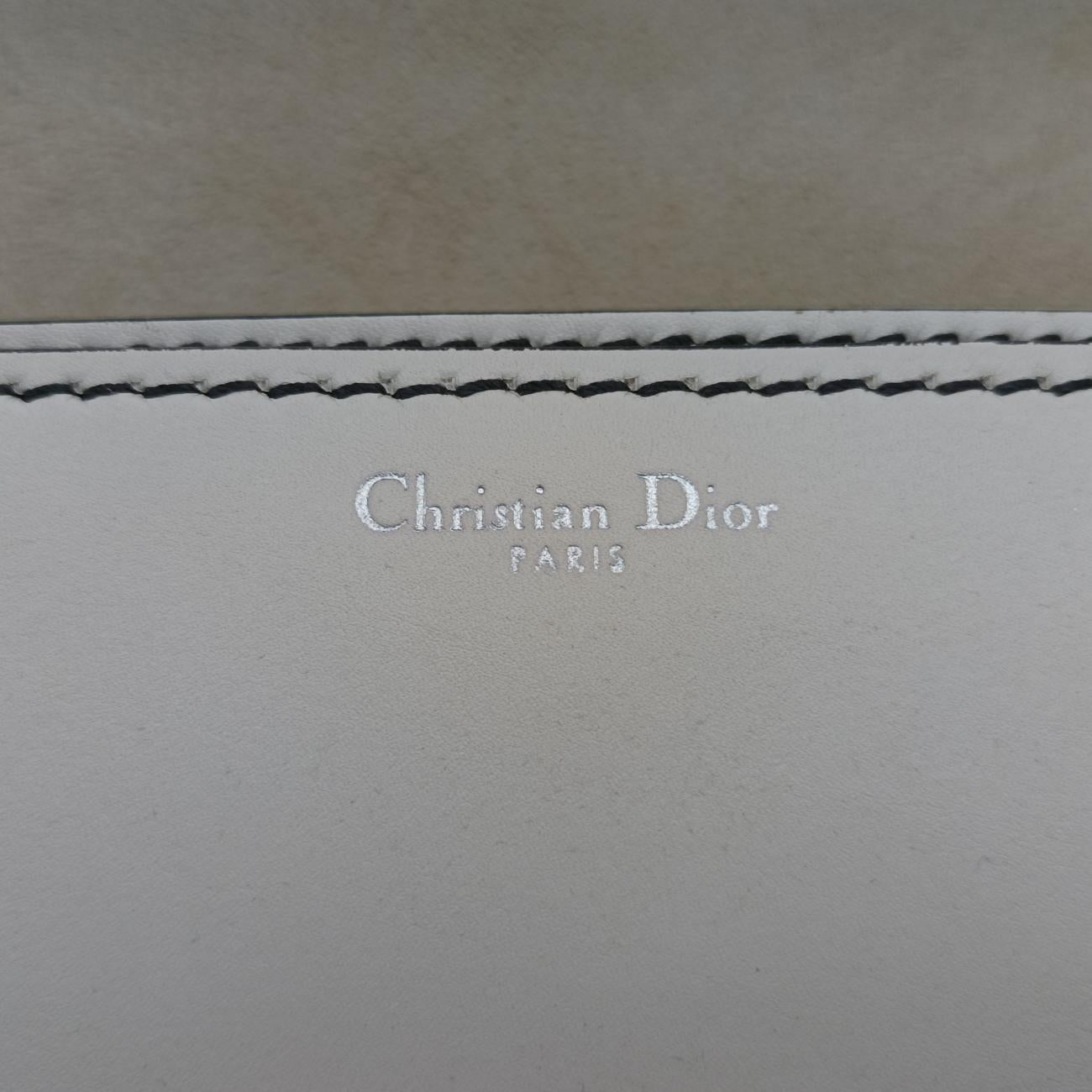 Dio(r)evolutionWhiteLeather19-MA-1126ディオール エボリューション フラップホワイトレザー19-MA-1126