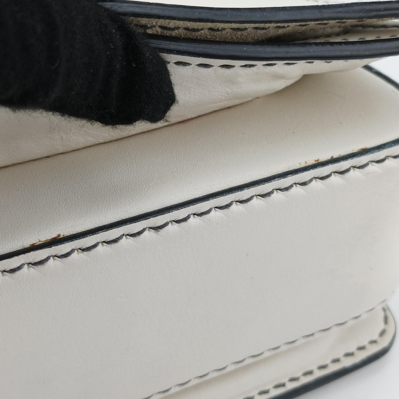 Dio(r)evolutionWhiteLeather19-MA-1126ディオール エボリューション フラップホワイトレザー19-MA-1126