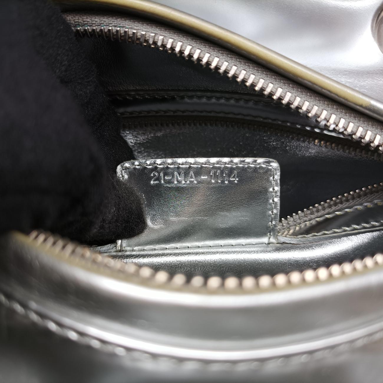 Lady DiorSilverLeather21-MA-1114レディディオールシルバーレザー21-MA-1114