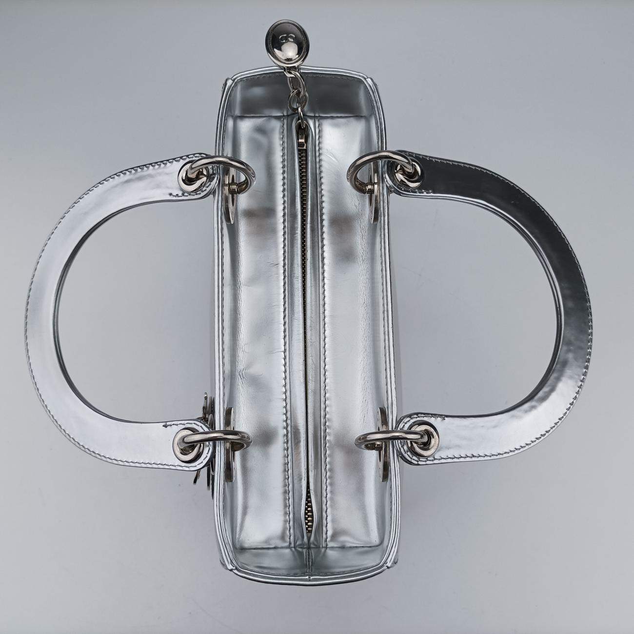 Lady DiorSilverLeather21-MA-1114レディディオールシルバーレザー21-MA-1114