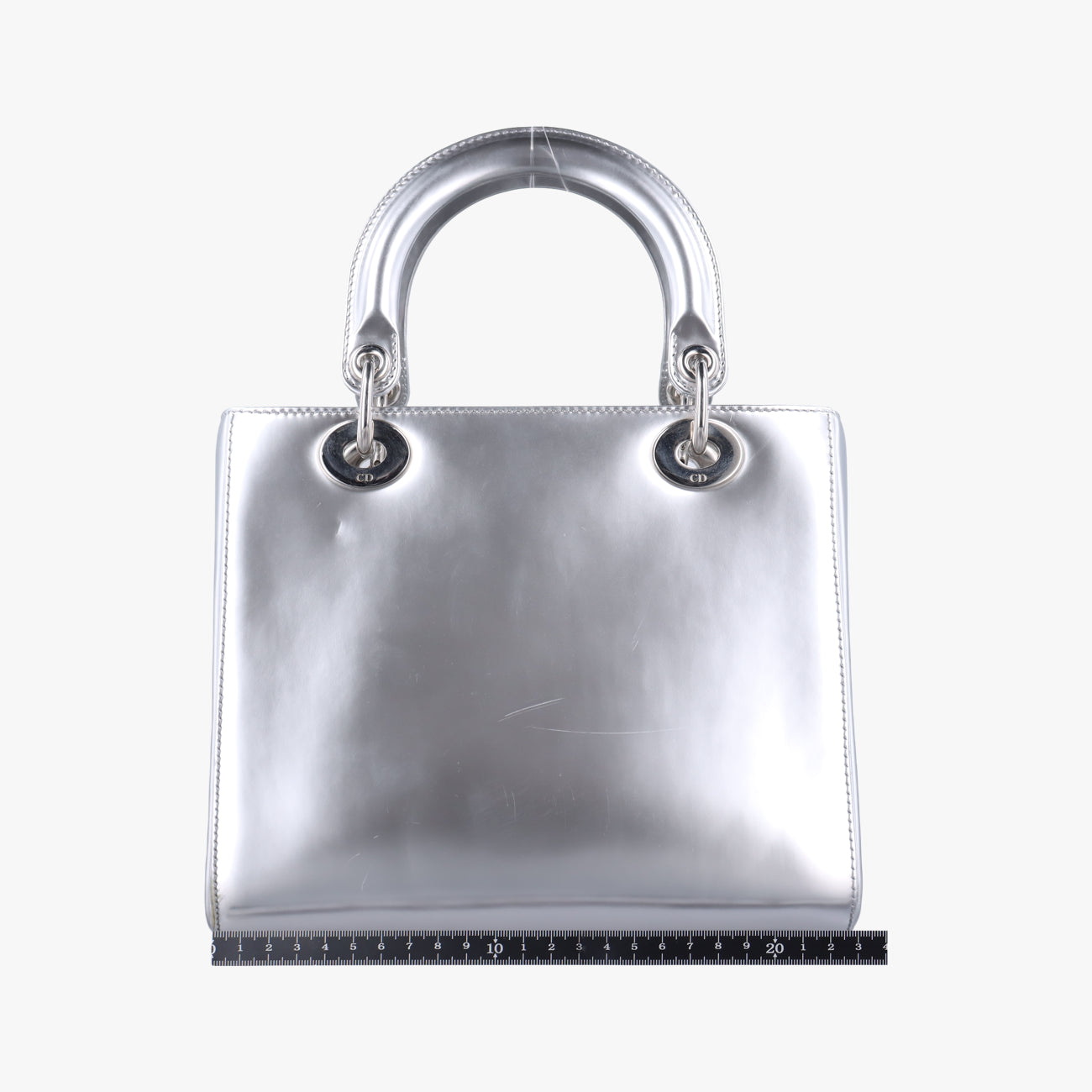 Lady DiorSilverLeather21-MA-1114レディディオールシルバーレザー21-MA-1114