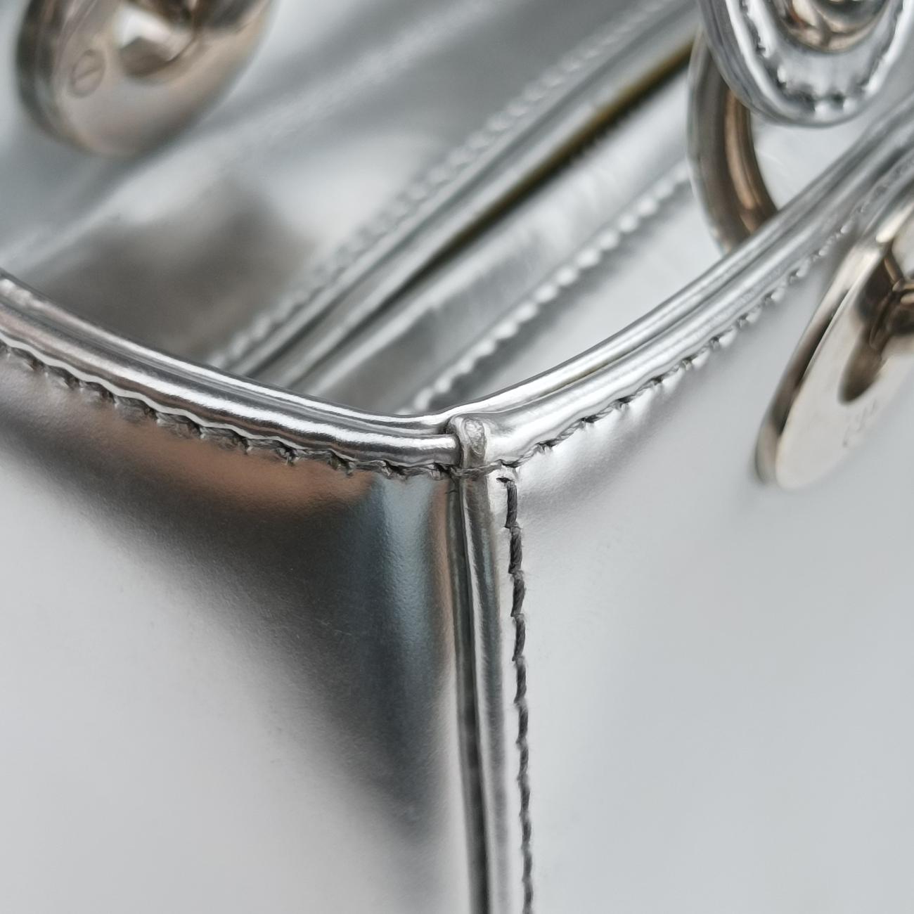 Lady DiorSilverLeather21-MA-1114レディディオールシルバーレザー21-MA-1114