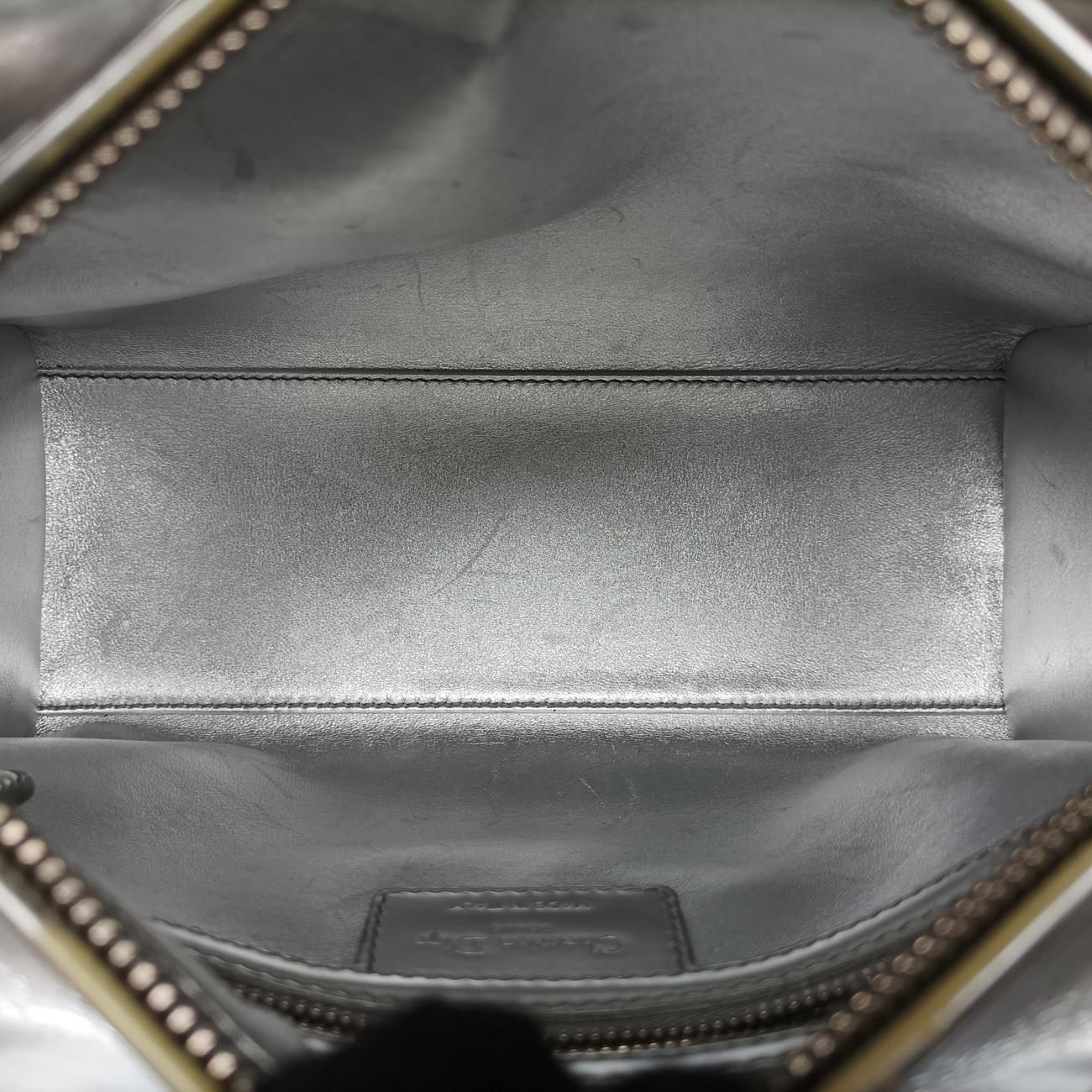 Lady DiorSilverLeather21-MA-1114レディディオールシルバーレザー21-MA-1114