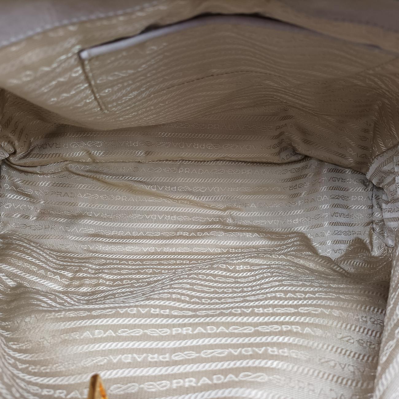 Vitello Shine Argilla Beige Leather 204カーフシャインクレイ ベージュ レザー 204