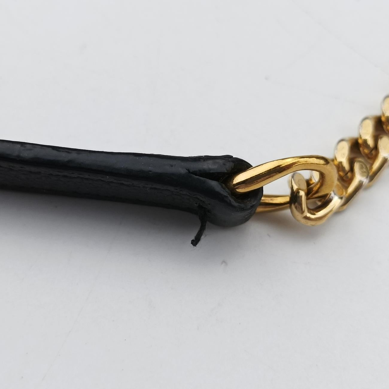 LOU mini cameraBlackLeather585040ALM585040.0619ルー ミニ カメラブラックレザー585040ALM585040.0619