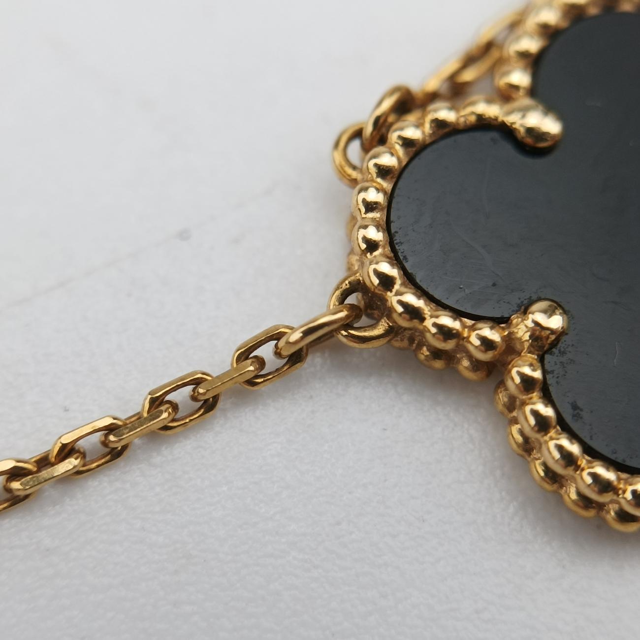 Vintage Alhambra onyxBlack×goldenAU750ARA45800JE319935ヴィンテージ アルハンブラ オニキスブラック×ゴールドAU750ARA45800JE319935