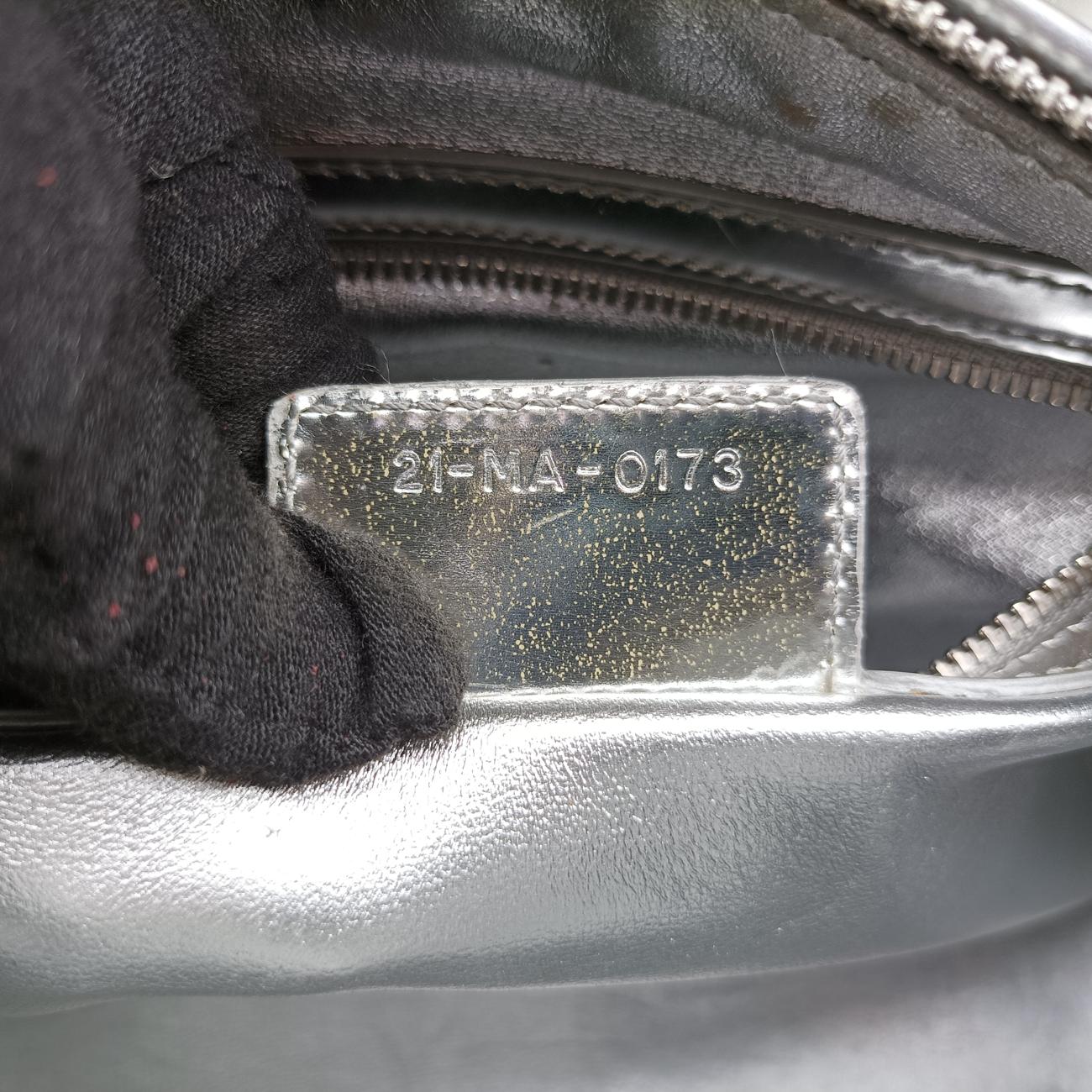 Lady DiorSilverLeather21-MA-0173レディディオールシルバーレザー21-MA-0173