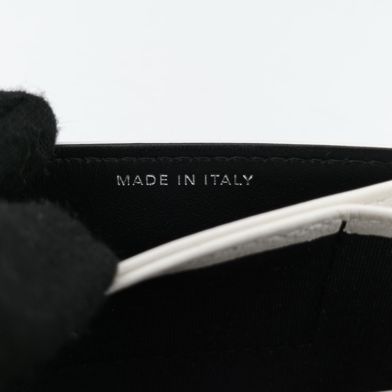 CHANEL 19 Flap Coin PurseWhitelambskinAP240931645076マトラッセ シャネル 19 フラップ コインパースホワイトラムスキンAP240931645076