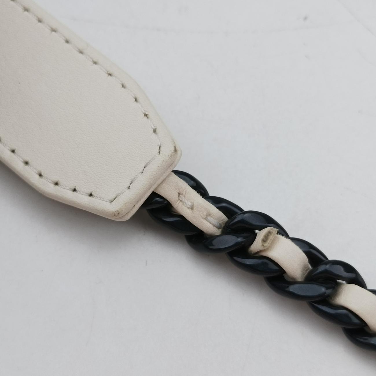 CHANEL 19 Flap Coin PurseWhitelambskinAP240931645076マトラッセ シャネル 19 フラップ コインパースホワイトラムスキンAP240931645076