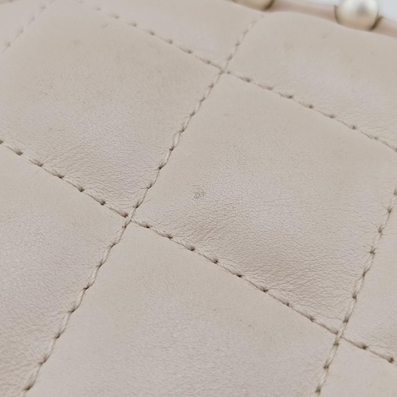 Matelasse RoundBeigecaviar skinAP105029311931マトラッセ ラウンドベージュキャビアスキンAP105029311931