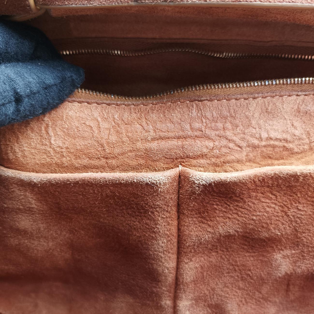 The ArcoBeigeleatherB09075191Aザ アルコベージュレザーB09075191A