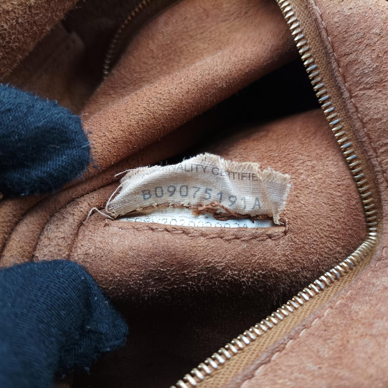 The ArcoBeigeleatherB09075191Aザ アルコベージュレザーB09075191A