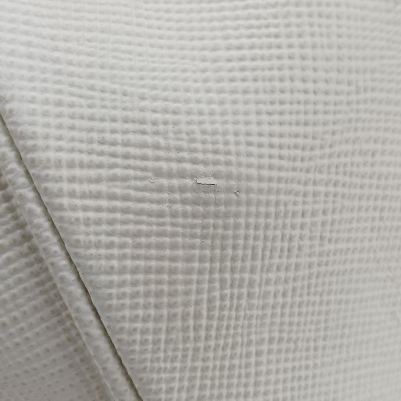 Triangle Logo PlateWhiteSAFFIANO Leather56 5トライアングル ロゴ プレートホワイトサフィアーノレザー56 5