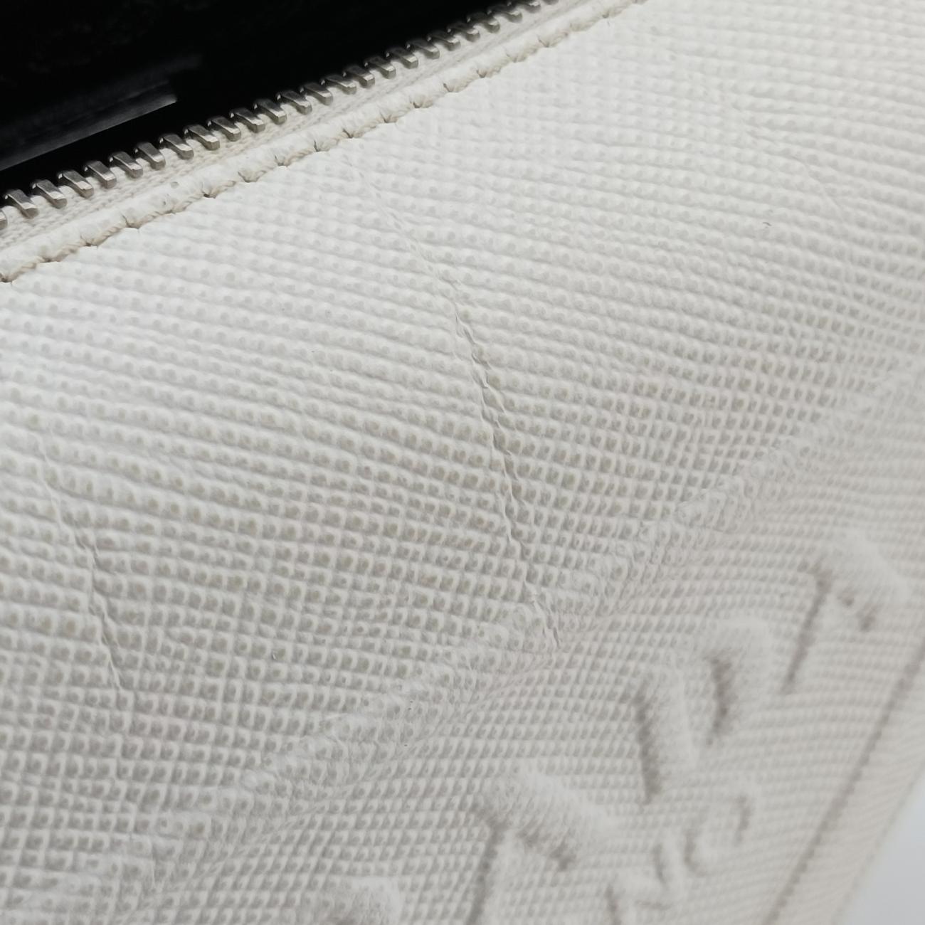 Triangle Logo PlateWhiteSAFFIANO Leather56 5トライアングル ロゴ プレートホワイトサフィアーノレザー56 5