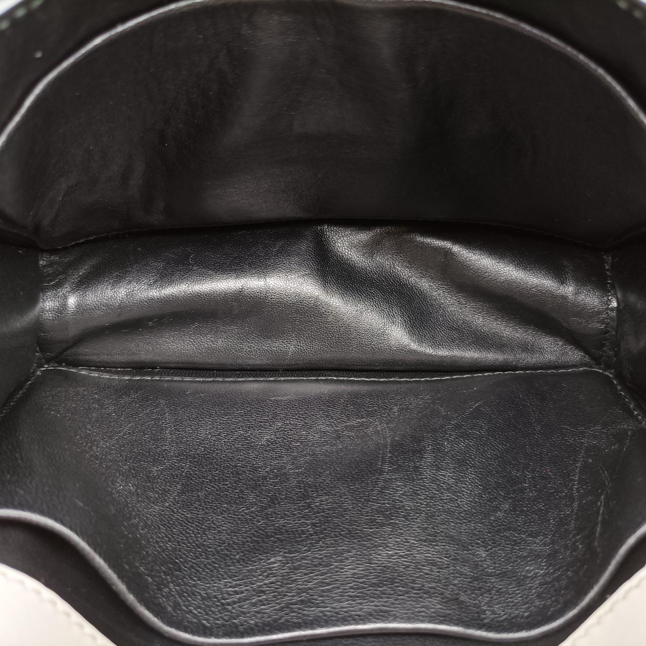 City Calf Astrology CahierWhite / BlackSaffiano leather×Leather25シティカーフ アストロロジー カイエホワイト/ブラックサフィアーノレザー×レザー25