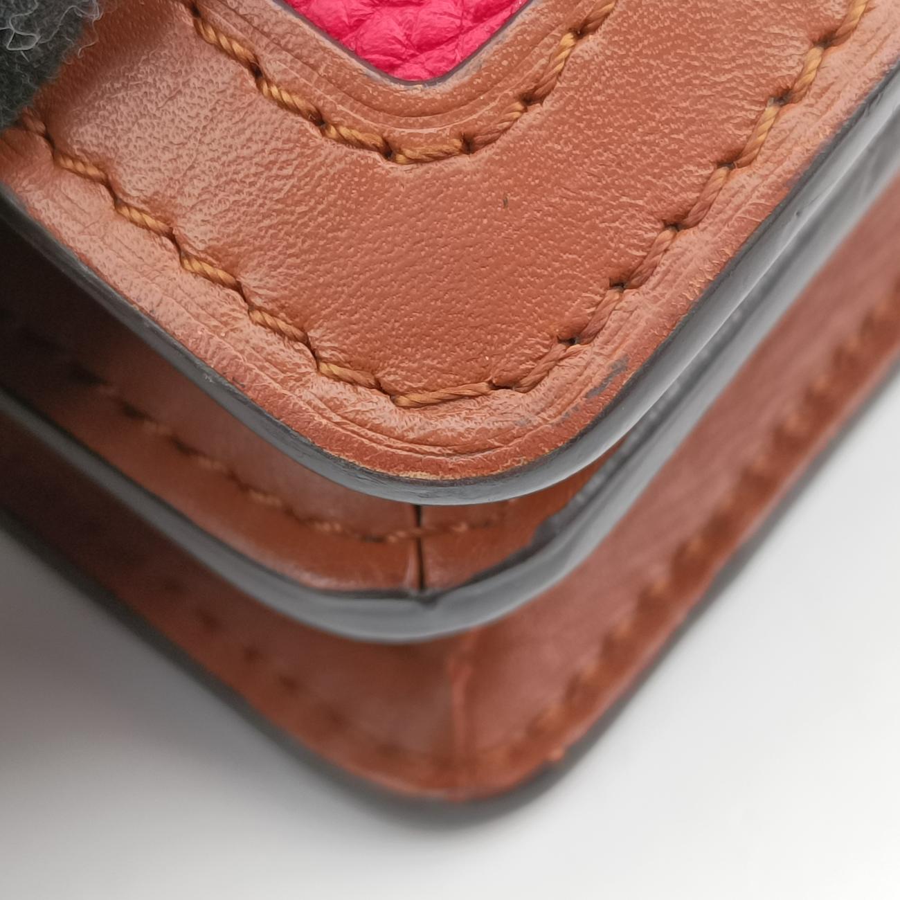 DAUPHINE MMScarlet Red×Panama BeigeTaurillon leatherM53830GI0149ドーフィーヌMMパナマスカーレットトリヨンレザーM53830GI0149