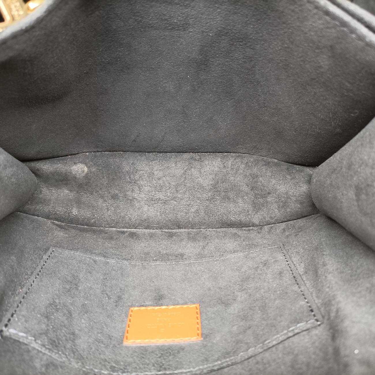 DAUPHINE MMScarlet Red×Panama BeigeTaurillon leatherM53830GI0149ドーフィーヌMMパナマスカーレットトリヨンレザーM53830GI0149