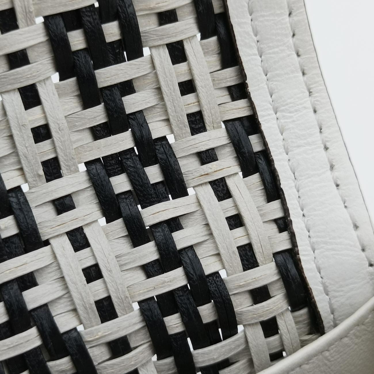 Nano Baguette CharmBlack/WhiteLeather7AR8447AR844-AFCQ-218-0189ナノ バゲット チャームブラック/ホワイトレザー7AR8447AR844-AFCQ-218-0189