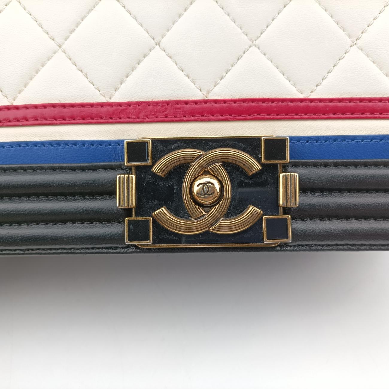 BOY CHANELwhite×MulticolourlambskinA6708621773364ボーイシャネルホワイト×マルチカラーラムスキンA6708621773364