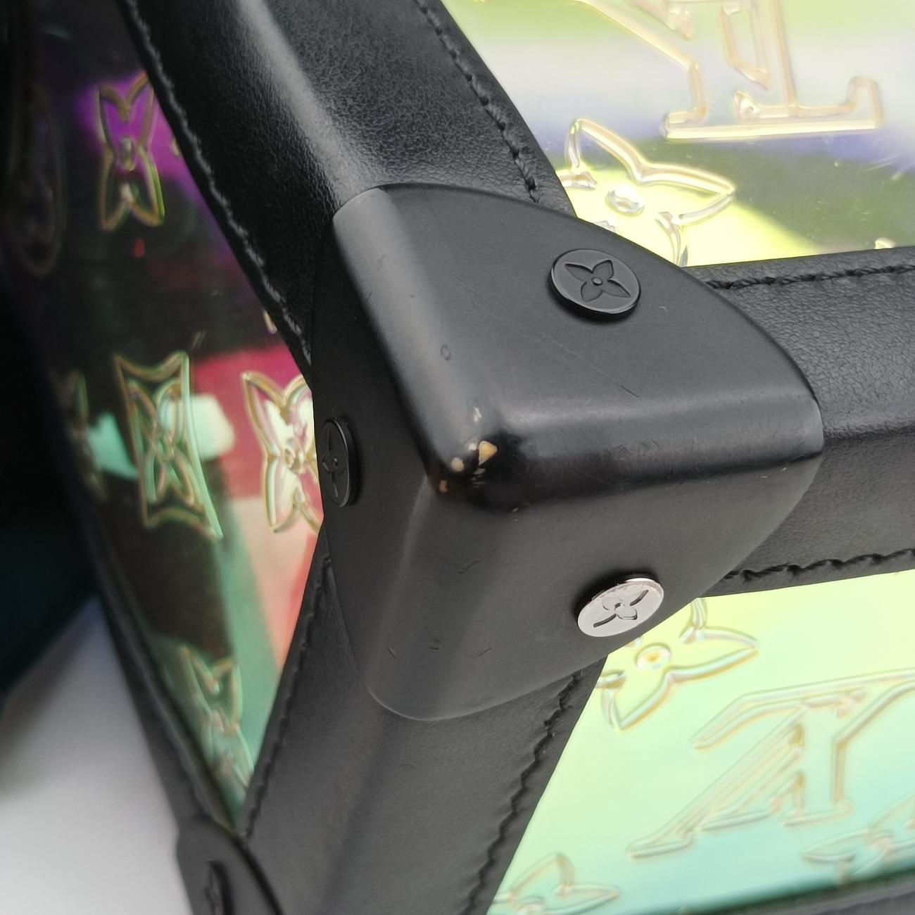 Soft TrunkHologram x blackMonogram Prism×calf leatherM55932DU5119ソフトトランクホログラム×ブラックモノグラム プリズム×カーフレザーM55932DU5119