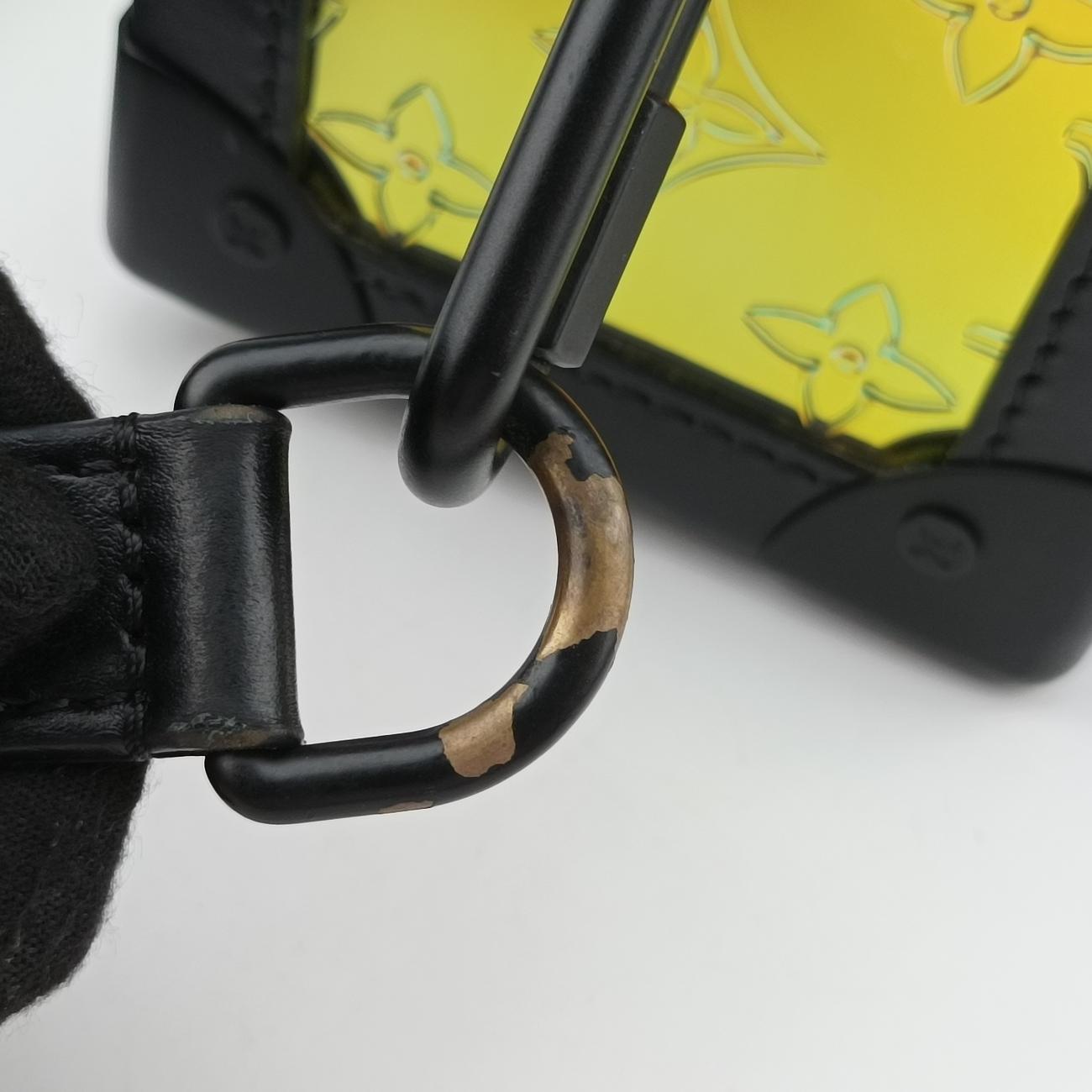 Soft TrunkHologram x blackMonogram Prism×calf leatherM55932DU5119ソフトトランクホログラム×ブラックモノグラム プリズム×カーフレザーM55932DU5119