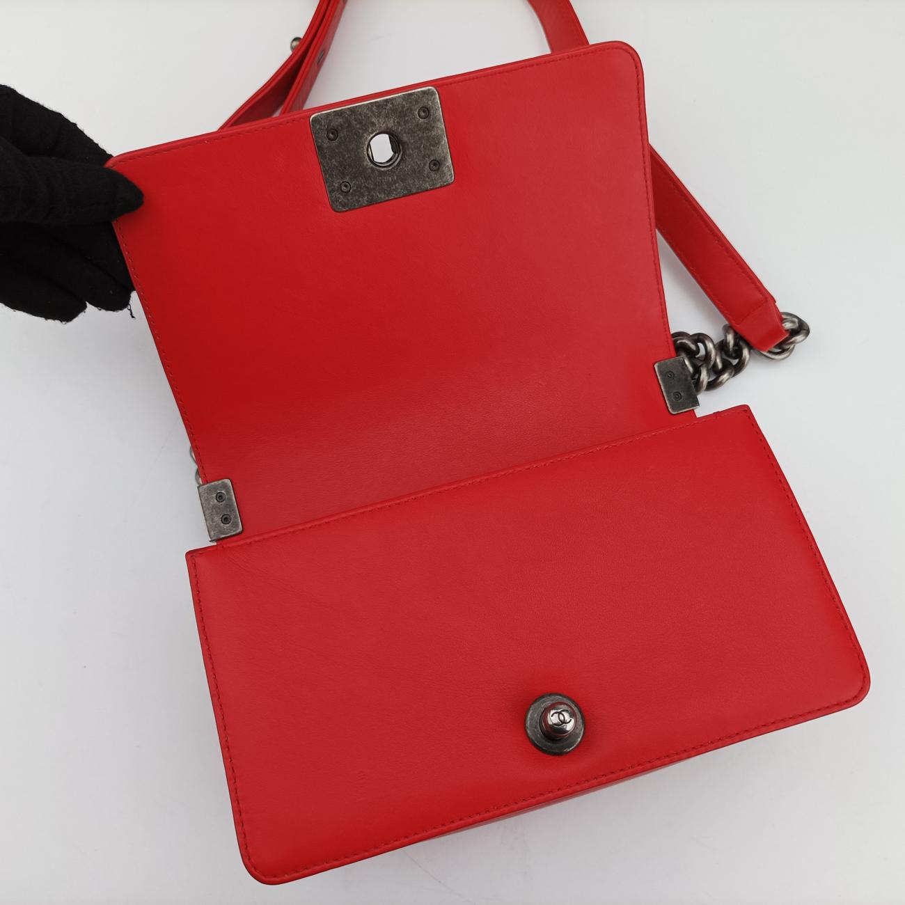 BOY CHANELRedStingray LeatherA6706318136877ボーイシャネルレッドスティングレイレザーA6706318136877