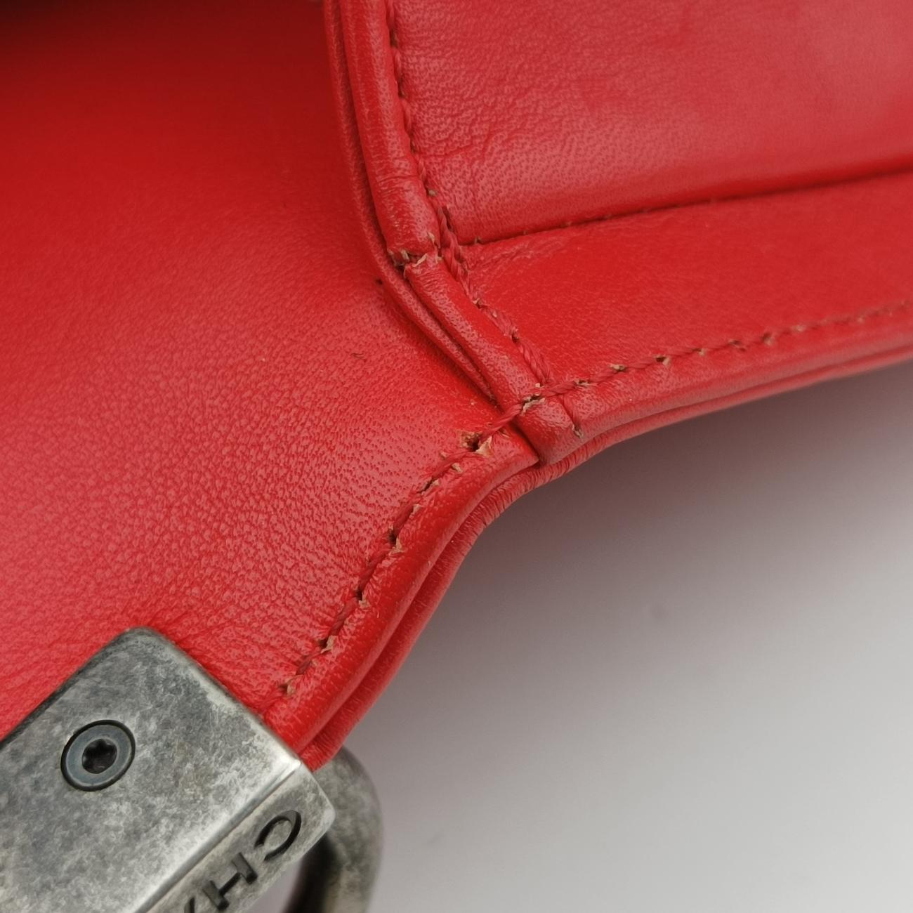 BOY CHANELRedStingray LeatherA6706318136877ボーイシャネルレッドスティングレイレザーA6706318136877