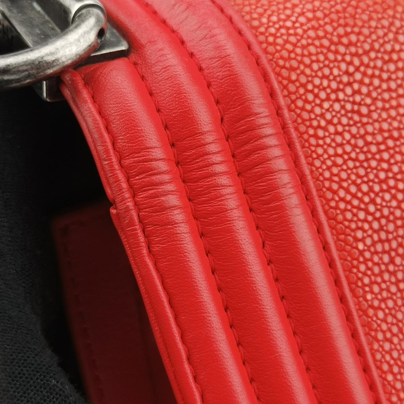 BOY CHANELRedStingray LeatherA6706318136877ボーイシャネルレッドスティングレイレザーA6706318136877