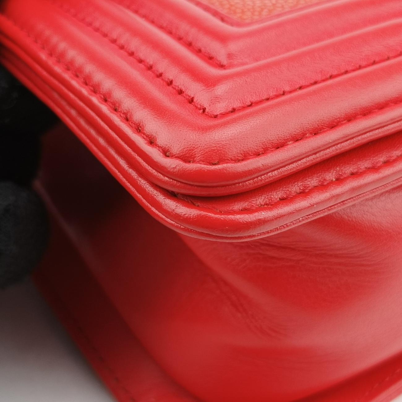 BOY CHANELRedStingray LeatherA6706318136877ボーイシャネルレッドスティングレイレザーA6706318136877