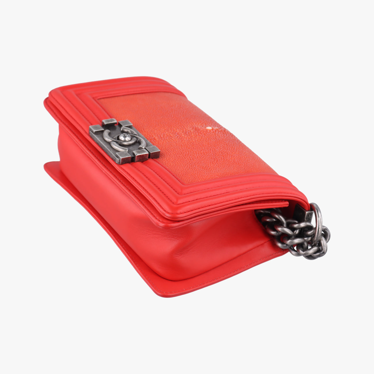 BOY CHANELRedStingray LeatherA6706318136877ボーイシャネルレッドスティングレイレザーA6706318136877