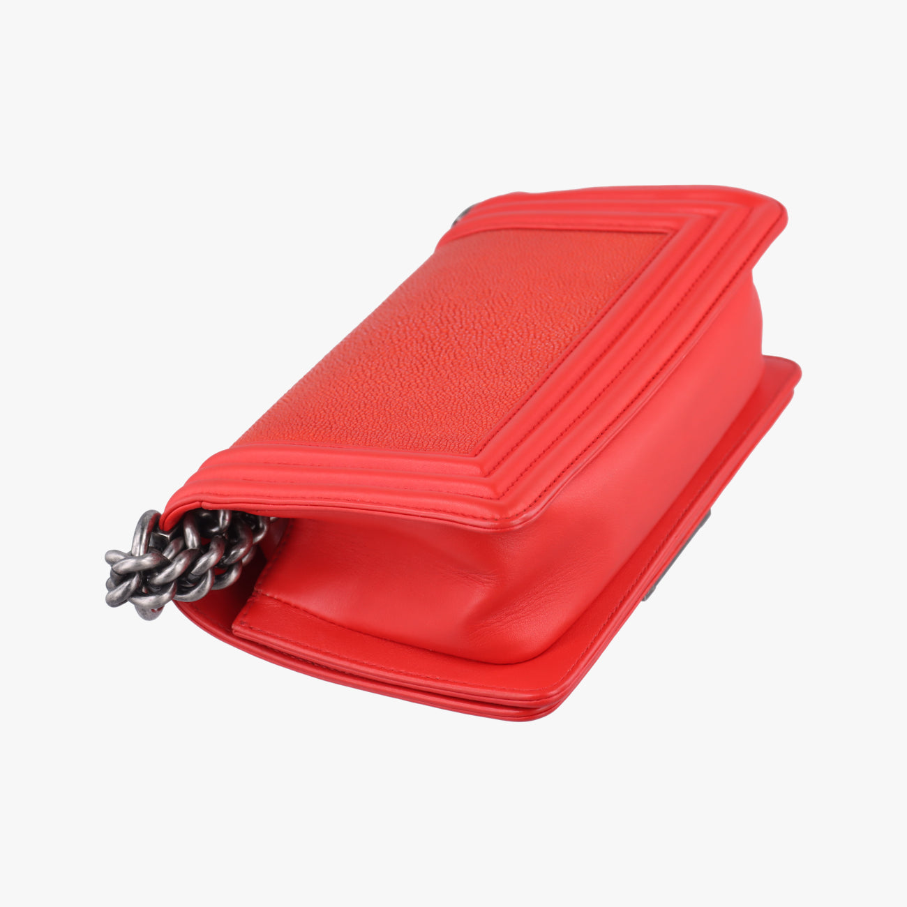 BOY CHANELRedStingray LeatherA6706318136877ボーイシャネルレッドスティングレイレザーA6706318136877