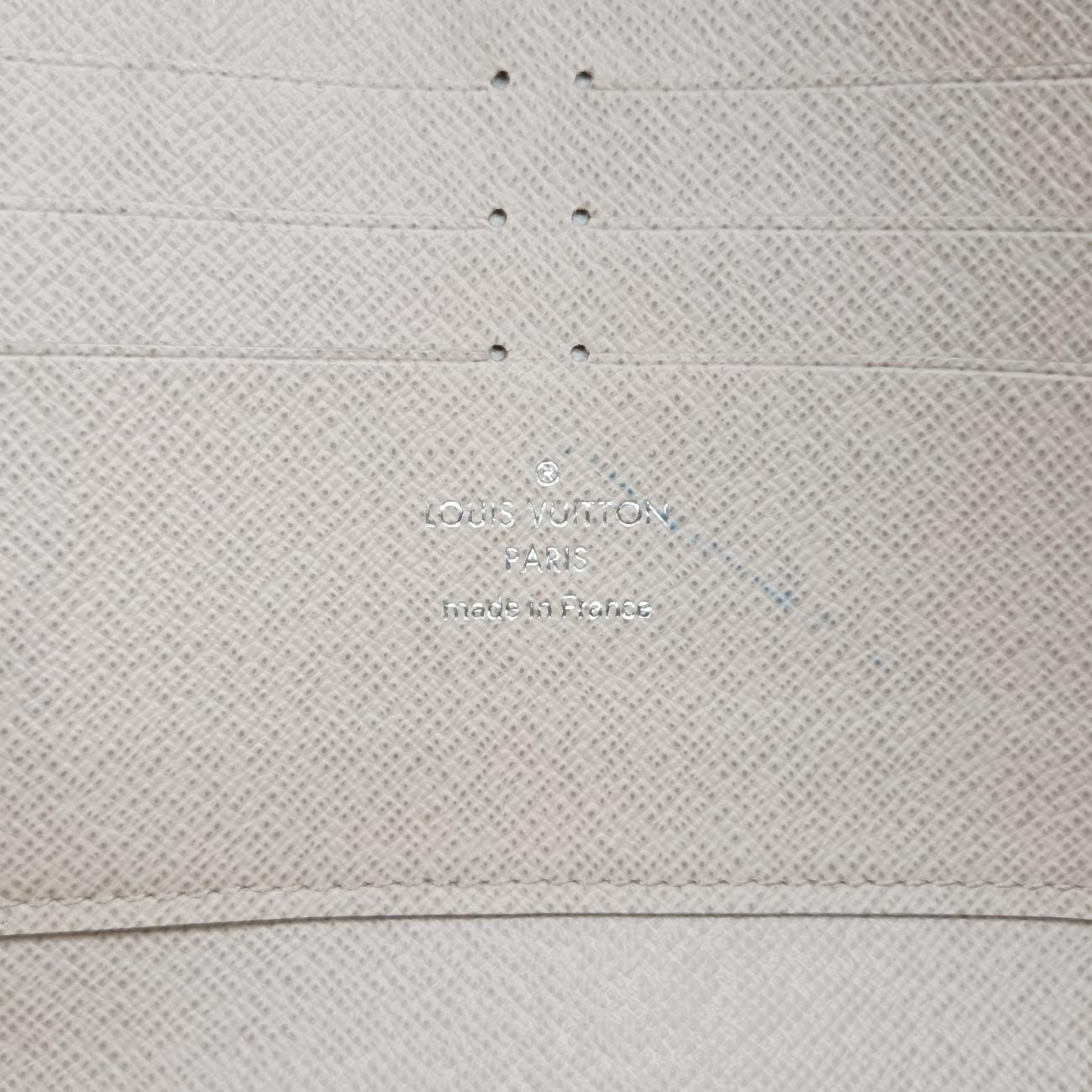 Portefeuille Twist Chain WalletBlueEpiM61036SP0155ポルトフォイユ ツイスト チェーンウォレットブルーエピM61036SP0155