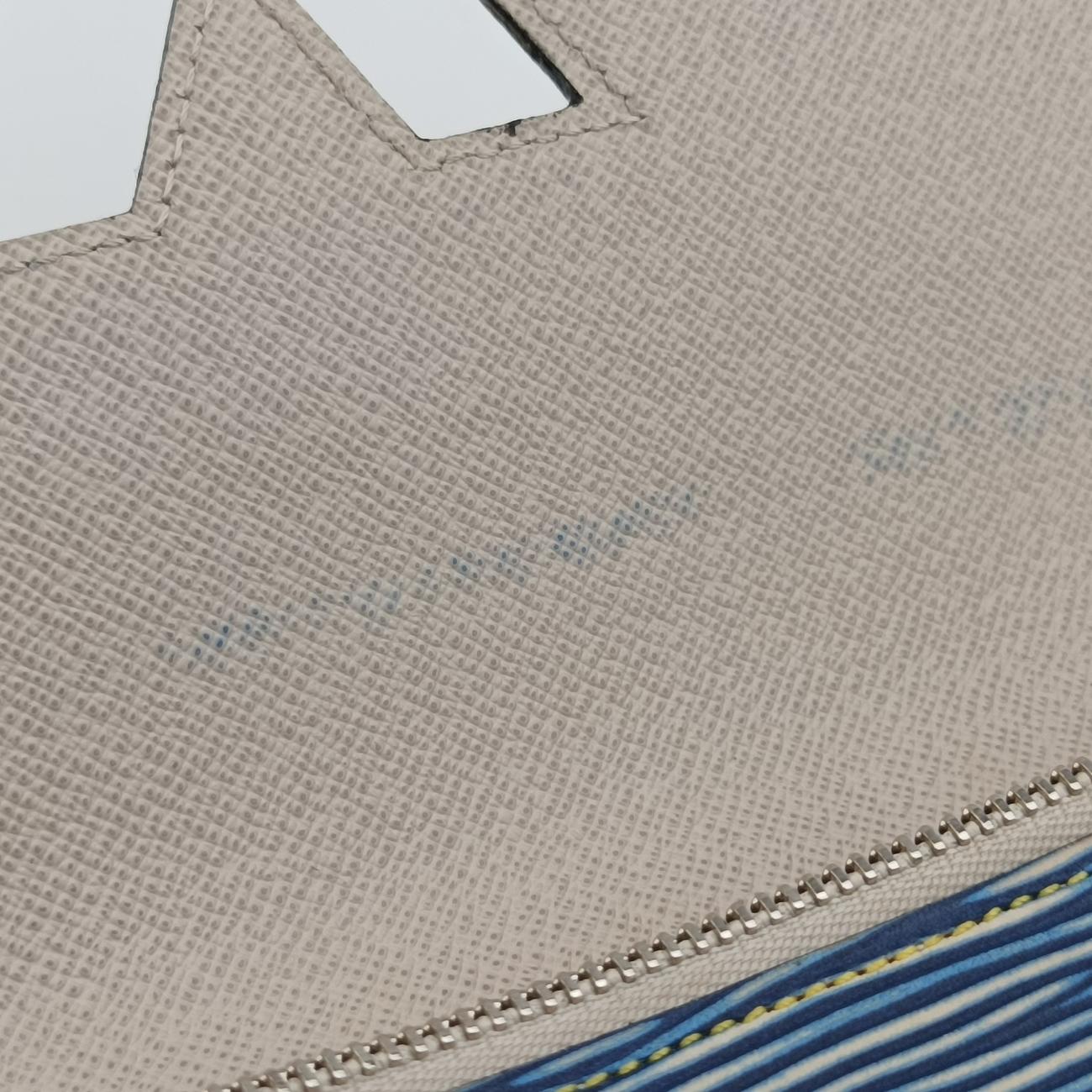 Portefeuille Twist Chain WalletBlueEpiM61036SP0155ポルトフォイユ ツイスト チェーンウォレットブルーエピM61036SP0155