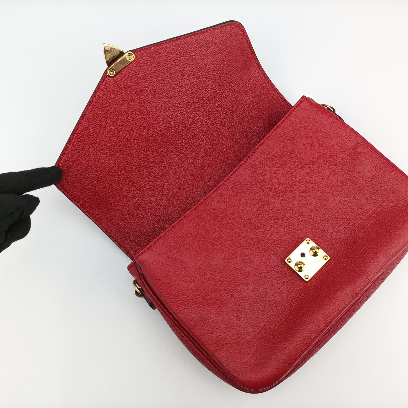 Pochette MeTIS MMScarlet RedMonogram EmpreinteM44155AR0187ポシェットメティスMMスカーレットモノグラム アンプラントM44155AR0187