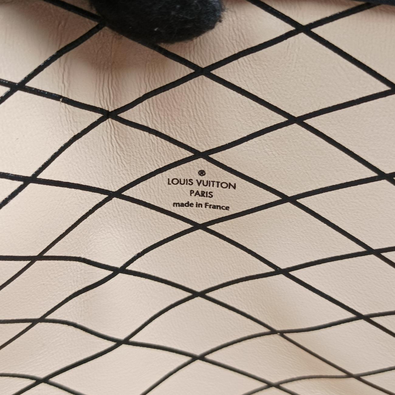 Trunk clutchWhite x BlackLeather x EpiM52151DU3119トランククラッチホワイト×ブラックレザーxエピM52151DU3119