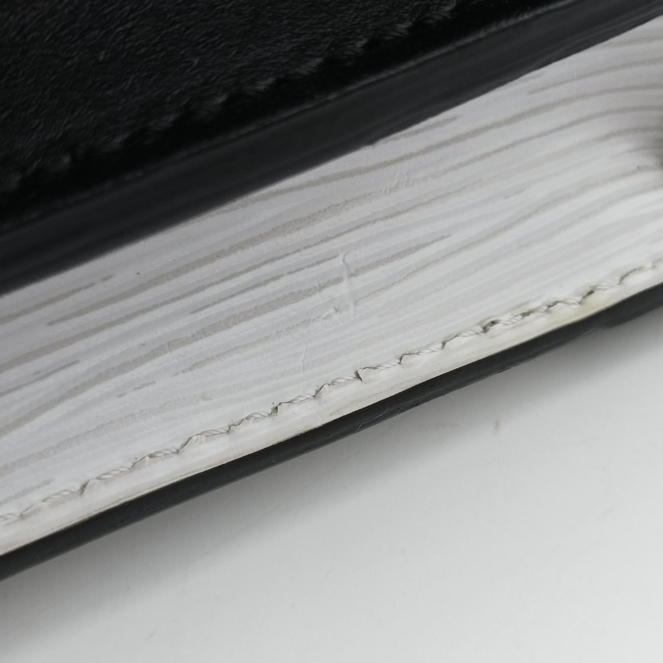 Trunk clutchWhite x BlackLeather x EpiM52151DU3119トランククラッチホワイト×ブラックレザーxエピM52151DU3119