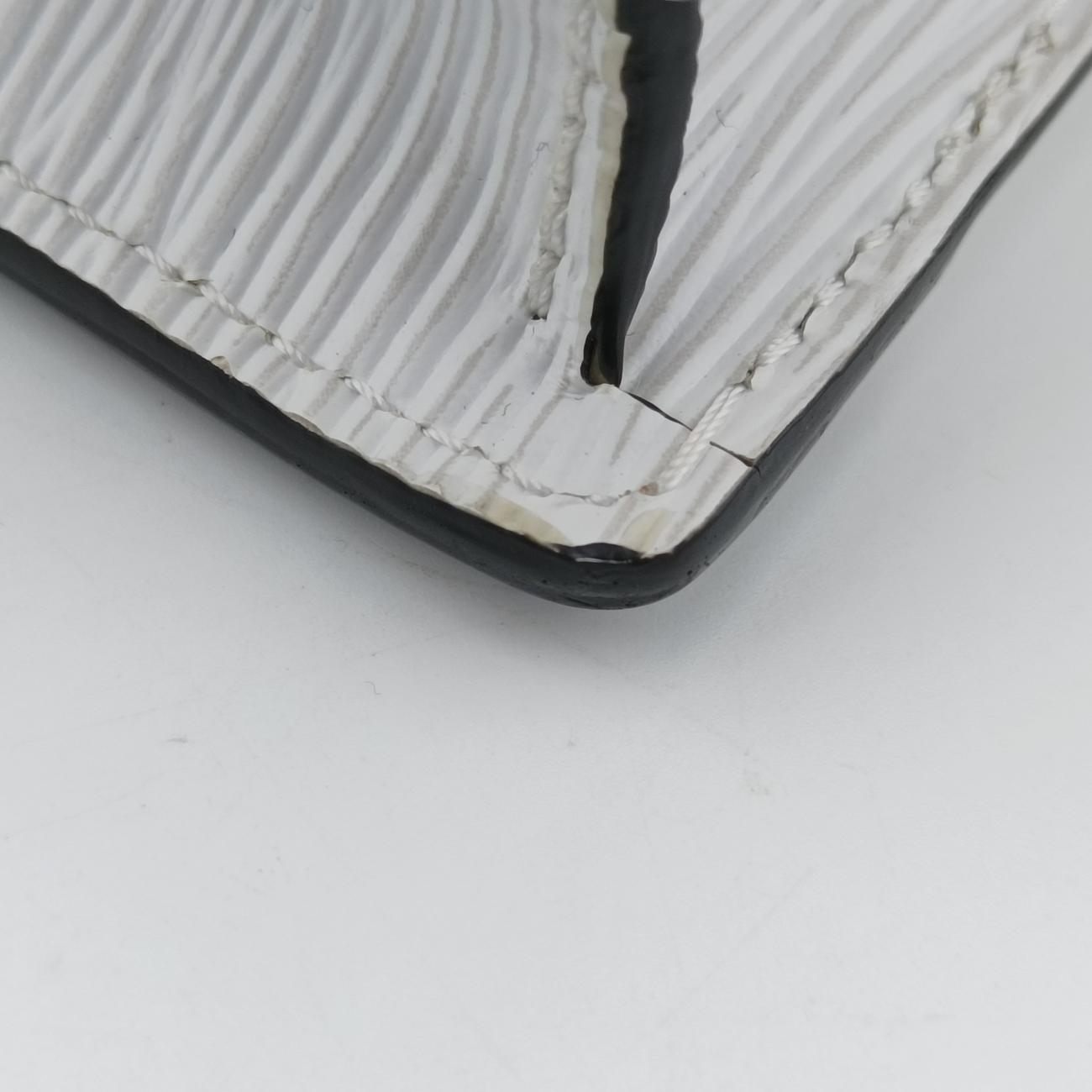 Trunk clutchWhite x BlackLeather x EpiM52151DU3119トランククラッチホワイト×ブラックレザーxエピM52151DU3119