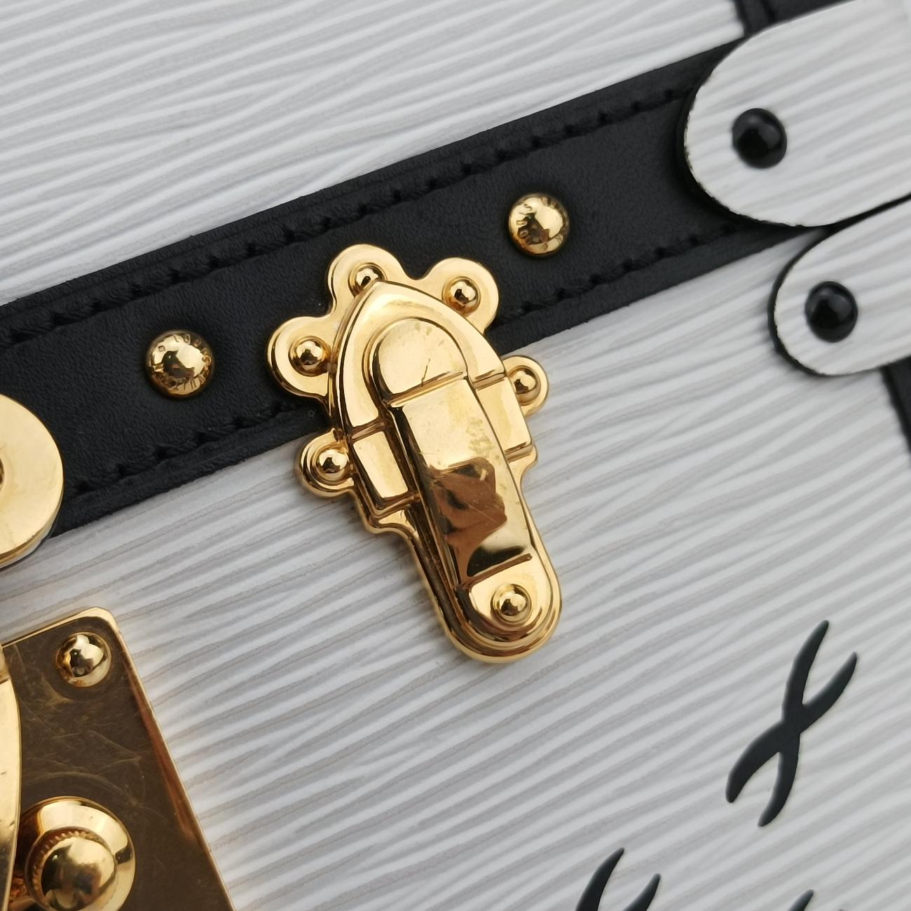 Trunk clutchWhite x BlackLeather x EpiM52151DU3119トランククラッチホワイト×ブラックレザーxエピM52151DU3119