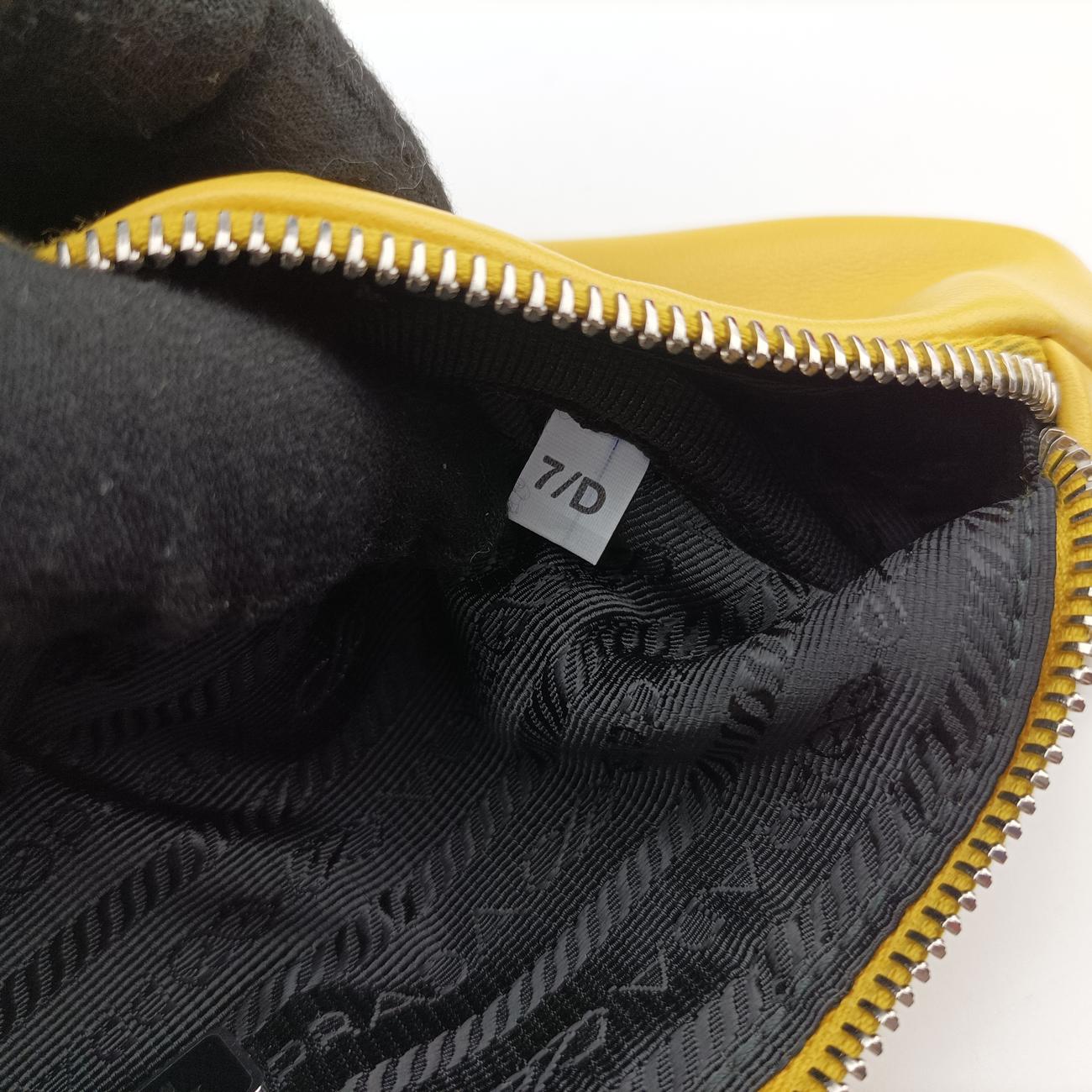 triangle embossed logoYellowLeather1BH1907/Dトライアングル エンボスロゴイエローレザー1BH1907/D