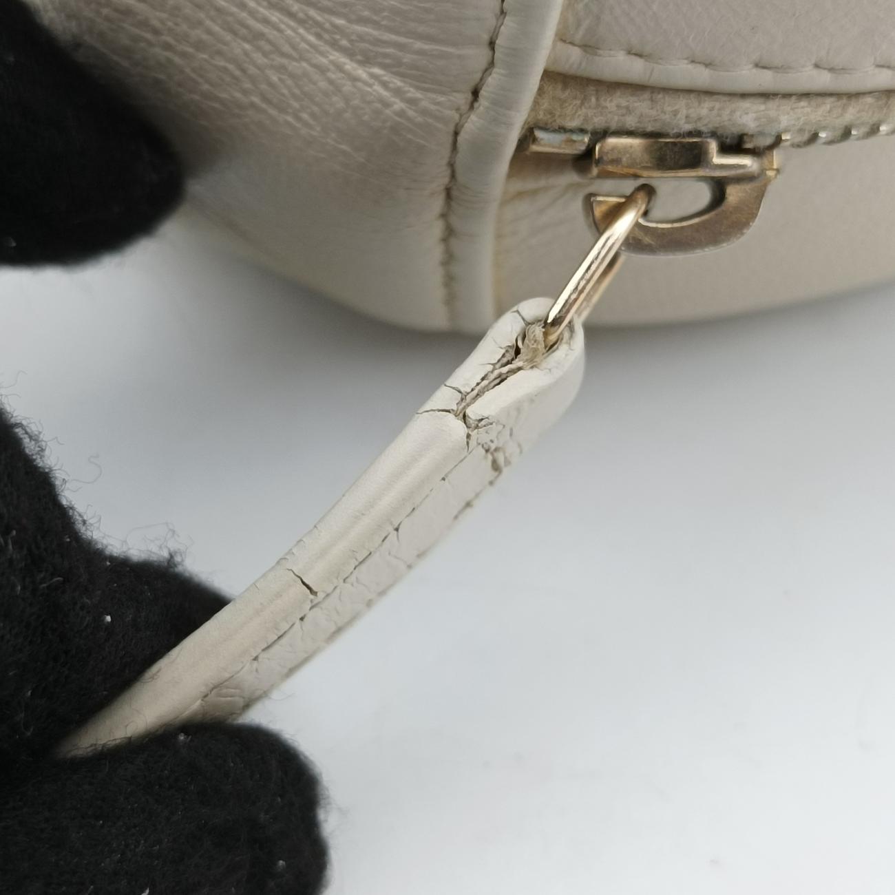 Matelasse RoundWhitelambskinAP144930989598マトラッセ ラウンドホワイトラムスキンAP144930989598