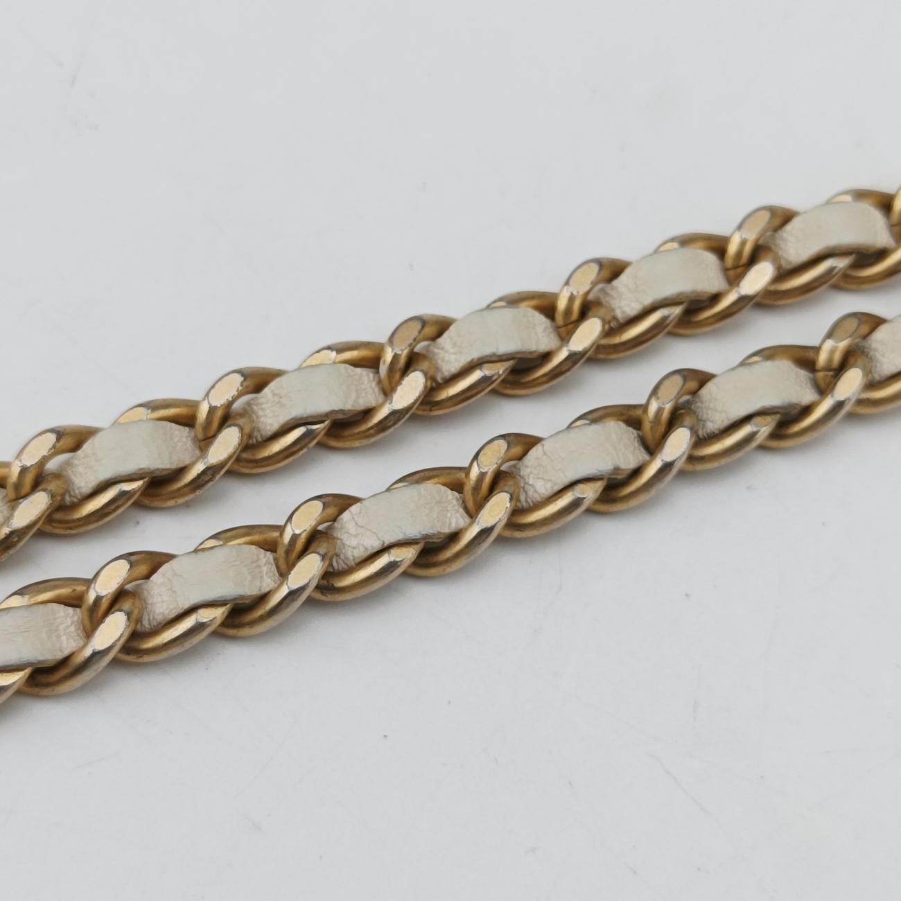 Matelasse RoundWhitelambskinAP144930989598マトラッセ ラウンドホワイトラムスキンAP144930989598