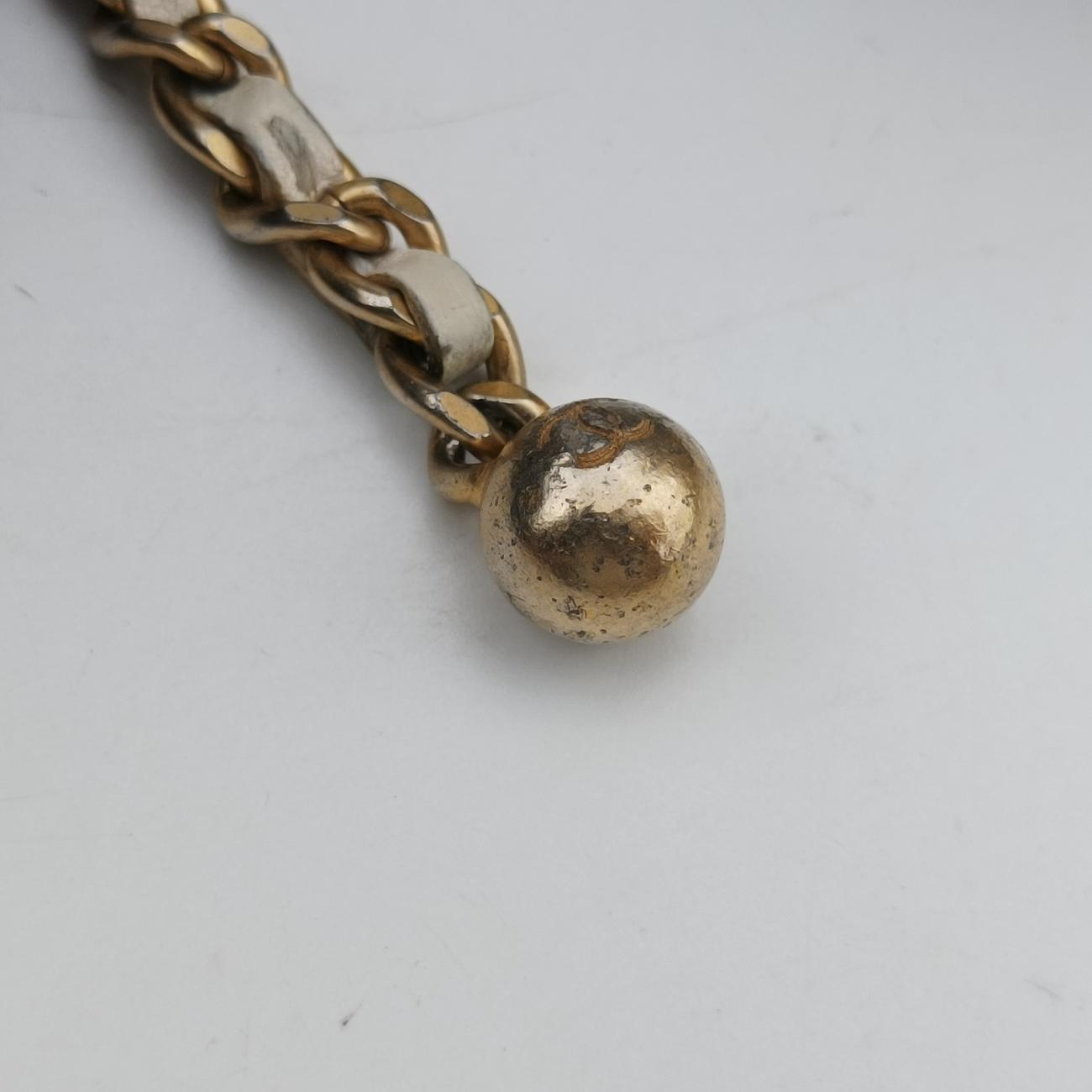 Matelasse RoundWhitelambskinAP144930989598マトラッセ ラウンドホワイトラムスキンAP144930989598