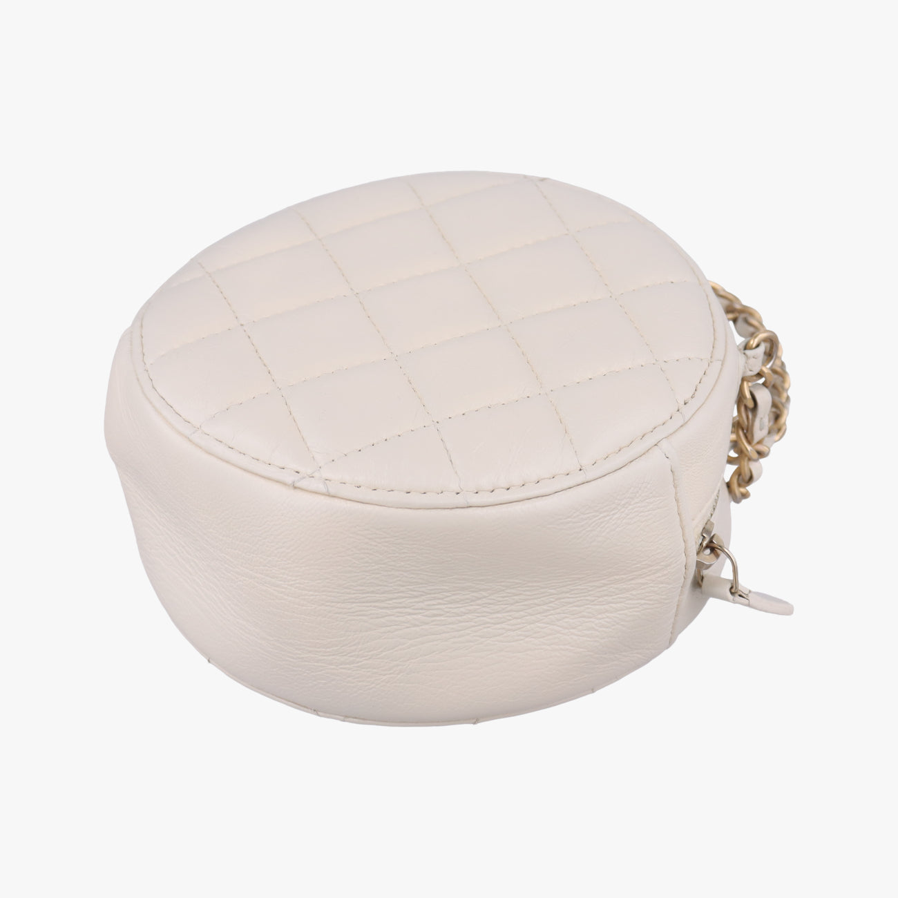 Matelasse RoundWhitelambskinAP144930989598マトラッセ ラウンドホワイトラムスキンAP144930989598