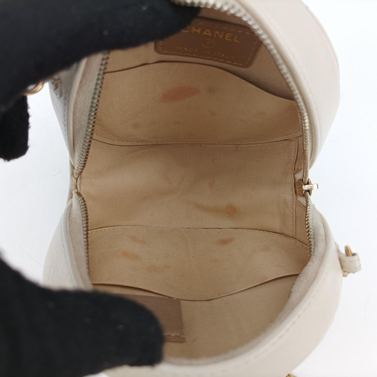 Matelasse RoundWhitelambskinAP144930989598マトラッセ ラウンドホワイトラムスキンAP144930989598