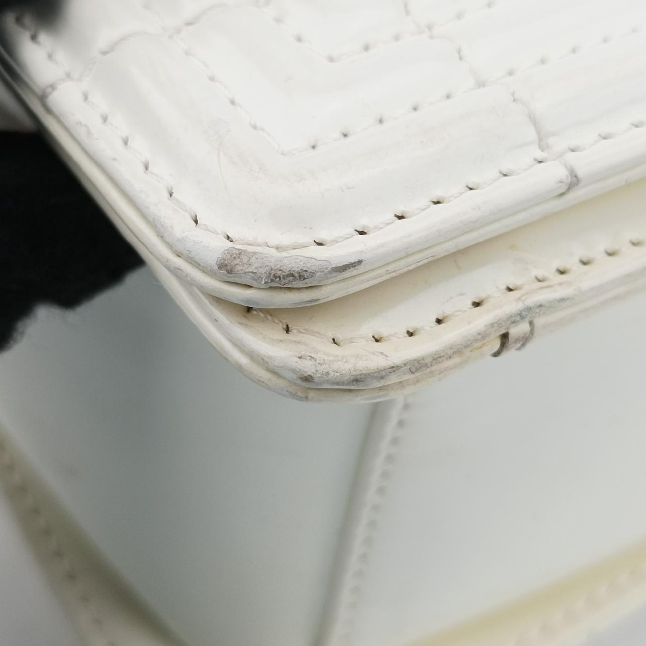 BOY CHANELWhitePatentA6702116191646ボーイシャネルホワイトパテントA6702116191646