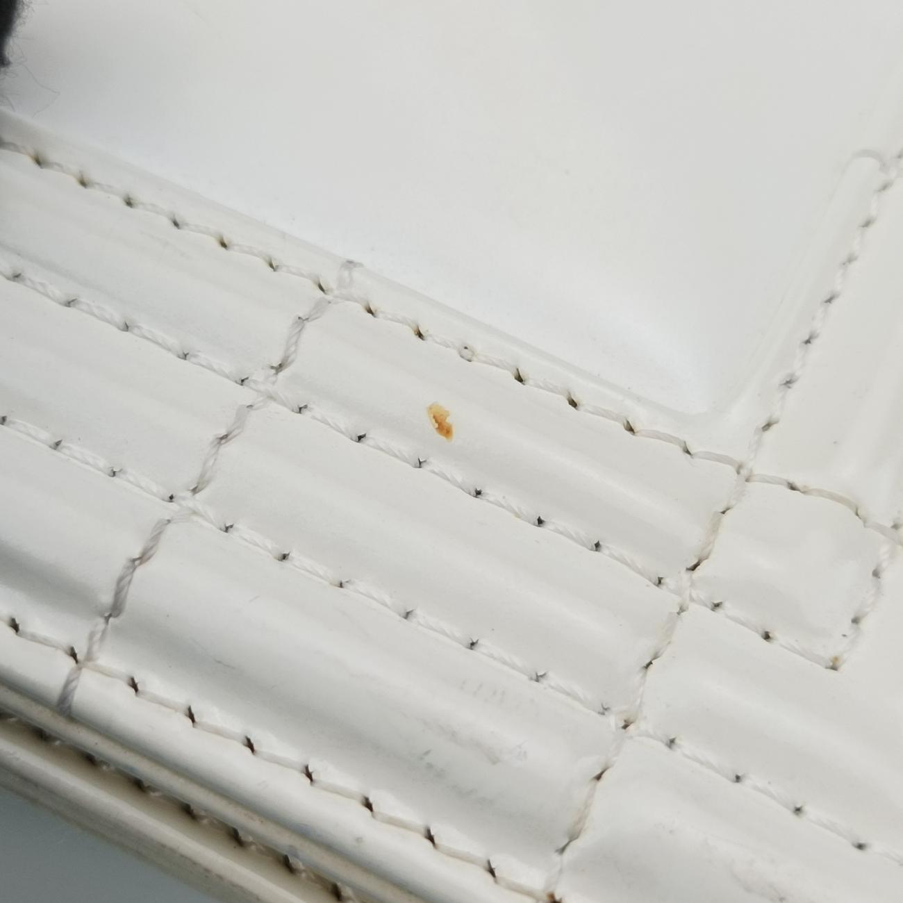 BOY CHANELWhitePatentA6702116191646ボーイシャネルホワイトパテントA6702116191646