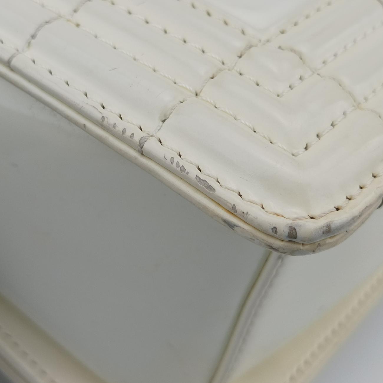 BOY CHANELWhitePatentA6702116191646ボーイシャネルホワイトパテントA6702116191646