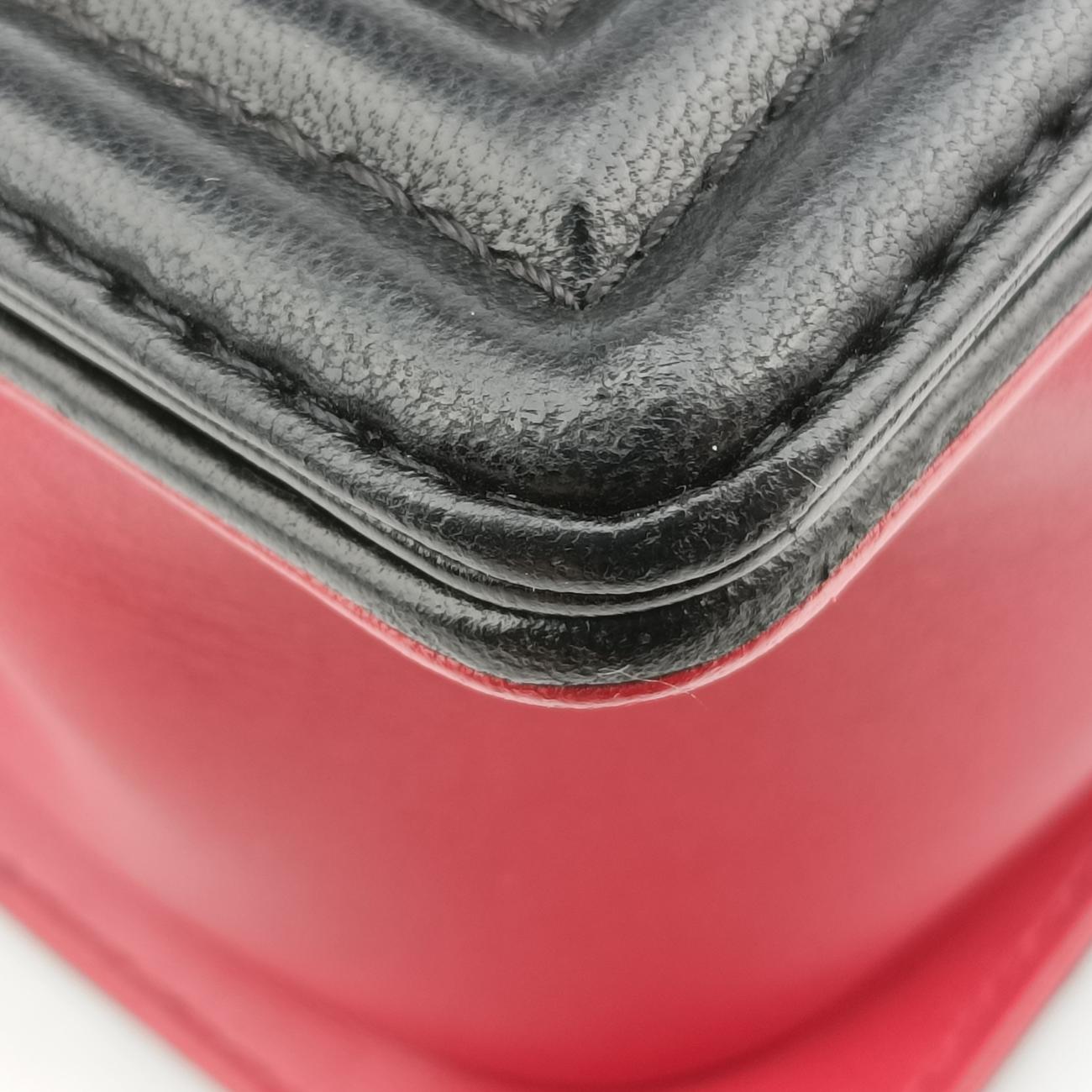 BOY CHANELRed×blacklambskinA6708623337077ボーイシャネルレッド×ブラックラムスキンA6708623337077