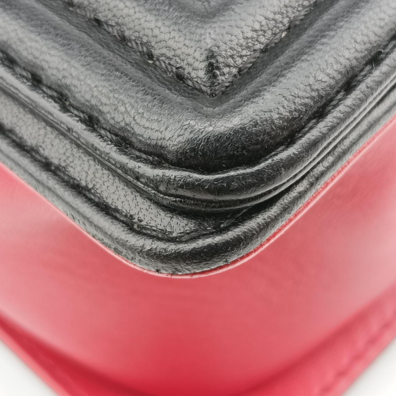 BOY CHANELRed×blacklambskinA6708623337077ボーイシャネルレッド×ブラックラムスキンA6708623337077